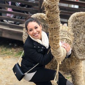 Meet your Posher, Veronica